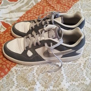 Size 11 Mens Nike Force Skate shoes